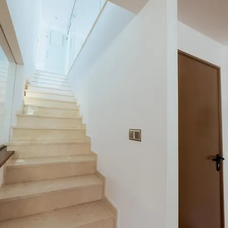 Private Martaver, Swiming Pool, Bbq & Pool Table فيلة