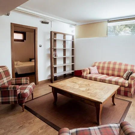 Private Martaver, Swiming Pool, Bbq & Pool Table