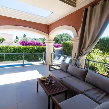 Private Martaver, Swiming Pool, Bbq & Pool Table