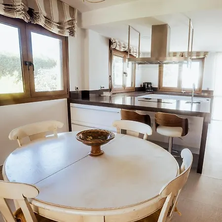 Private Martaver, Swiming Pool, Bbq & Pool Table וילה מוטקסאמל