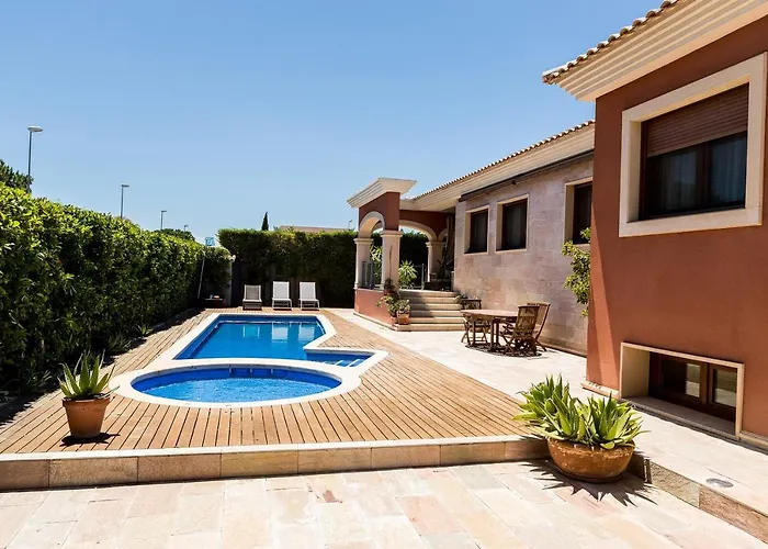 Private Martaver, Swiming Pool, Bbq & Pool Table 무트자멜