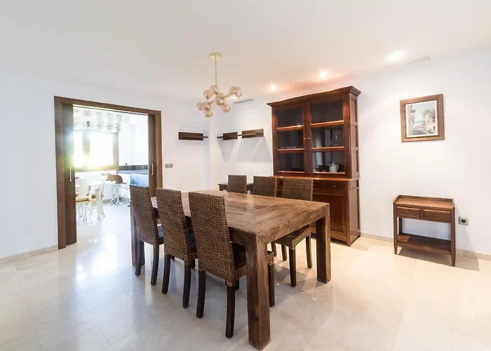 Private Martaver, Swiming Pool, Bbq & Pool Table